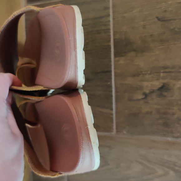 Chaco Shoes - Picture 2 of 8